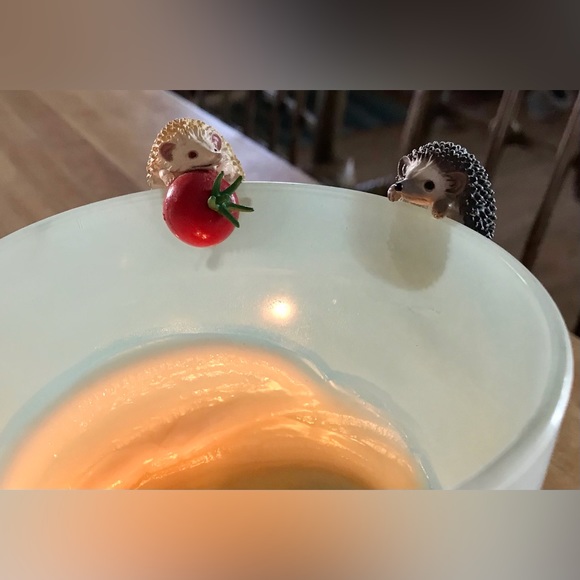 2 Blind Box Hedgehog Ledge Hanger Cup Rim Sitter Grey & White Tomato Figure Toy - Picture 5 of 9